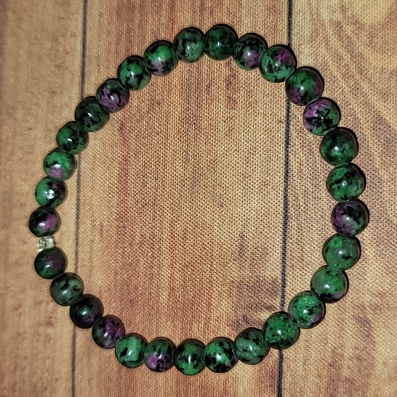 Queen2KeepUp Boutique Jewelry - Handmade Green and Purple Stretch Bracelet #1